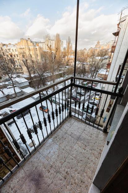קייב 911 Apartments Antonovichа מראה חיצוני תמונה