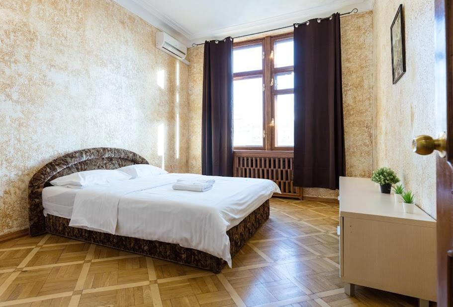 קייב 911 Apartments Antonovichа מראה חיצוני תמונה