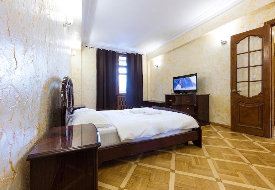 קייב 911 Apartments Antonovichа מראה חיצוני תמונה