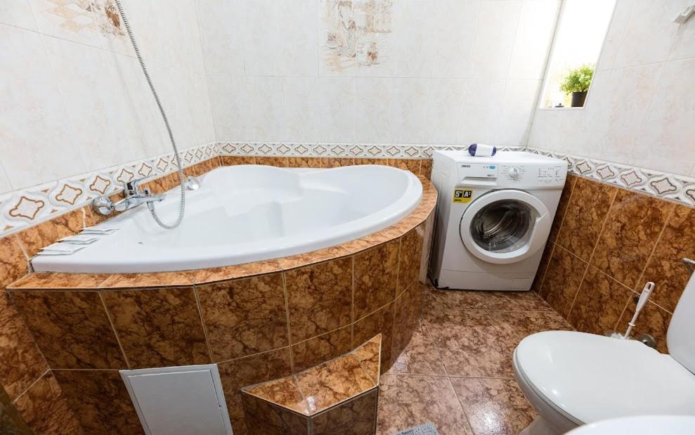 קייב 911 Apartments Antonovichа מראה חיצוני תמונה