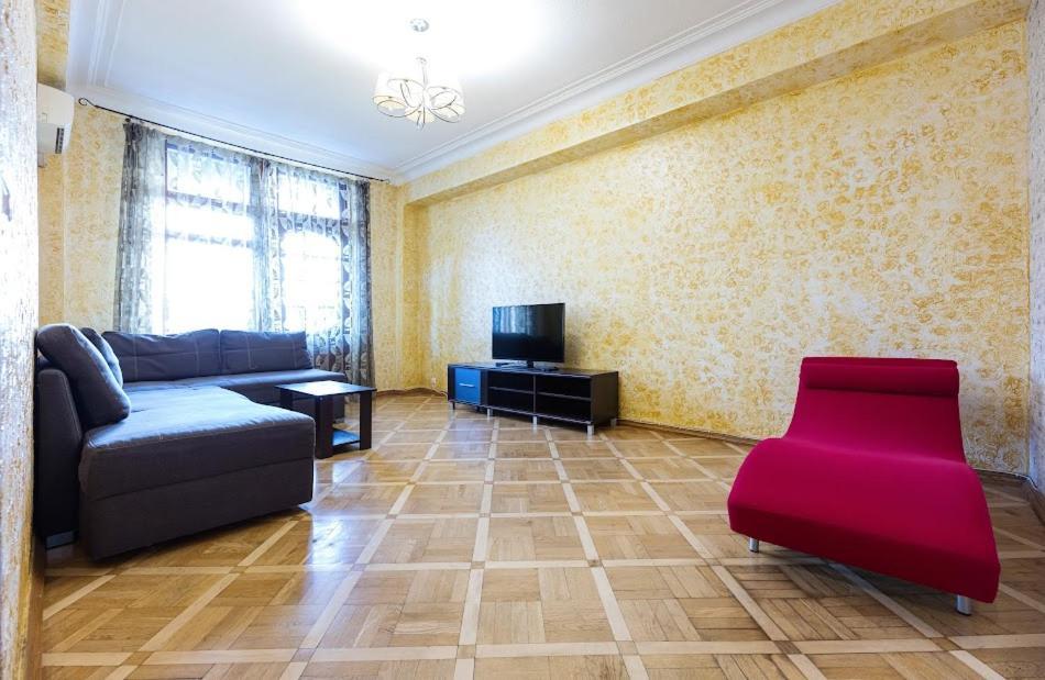 קייב 911 Apartments Antonovichа מראה חיצוני תמונה