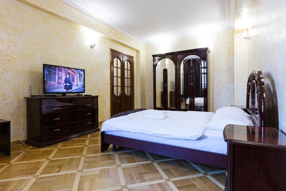 קייב 911 Apartments Antonovichа מראה חיצוני תמונה