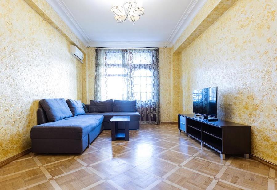 קייב 911 Apartments Antonovichа מראה חיצוני תמונה