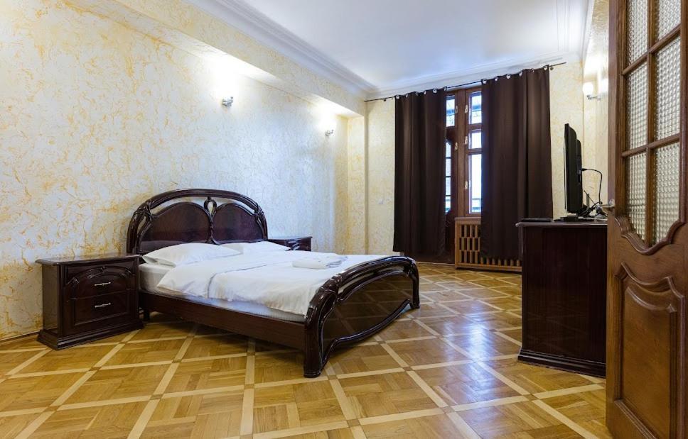 קייב 911 Apartments Antonovichа מראה חיצוני תמונה