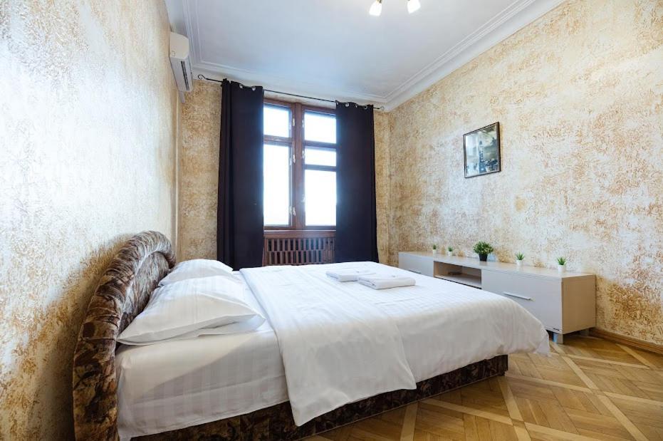 קייב 911 Apartments Antonovichа מראה חיצוני תמונה