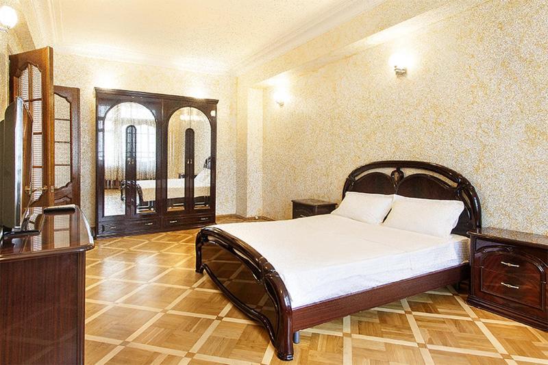 קייב 911 Apartments Antonovichа מראה חיצוני תמונה